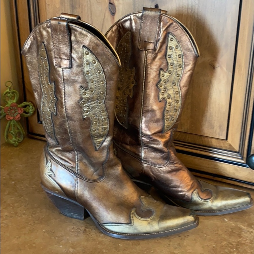BCBG BOOTS